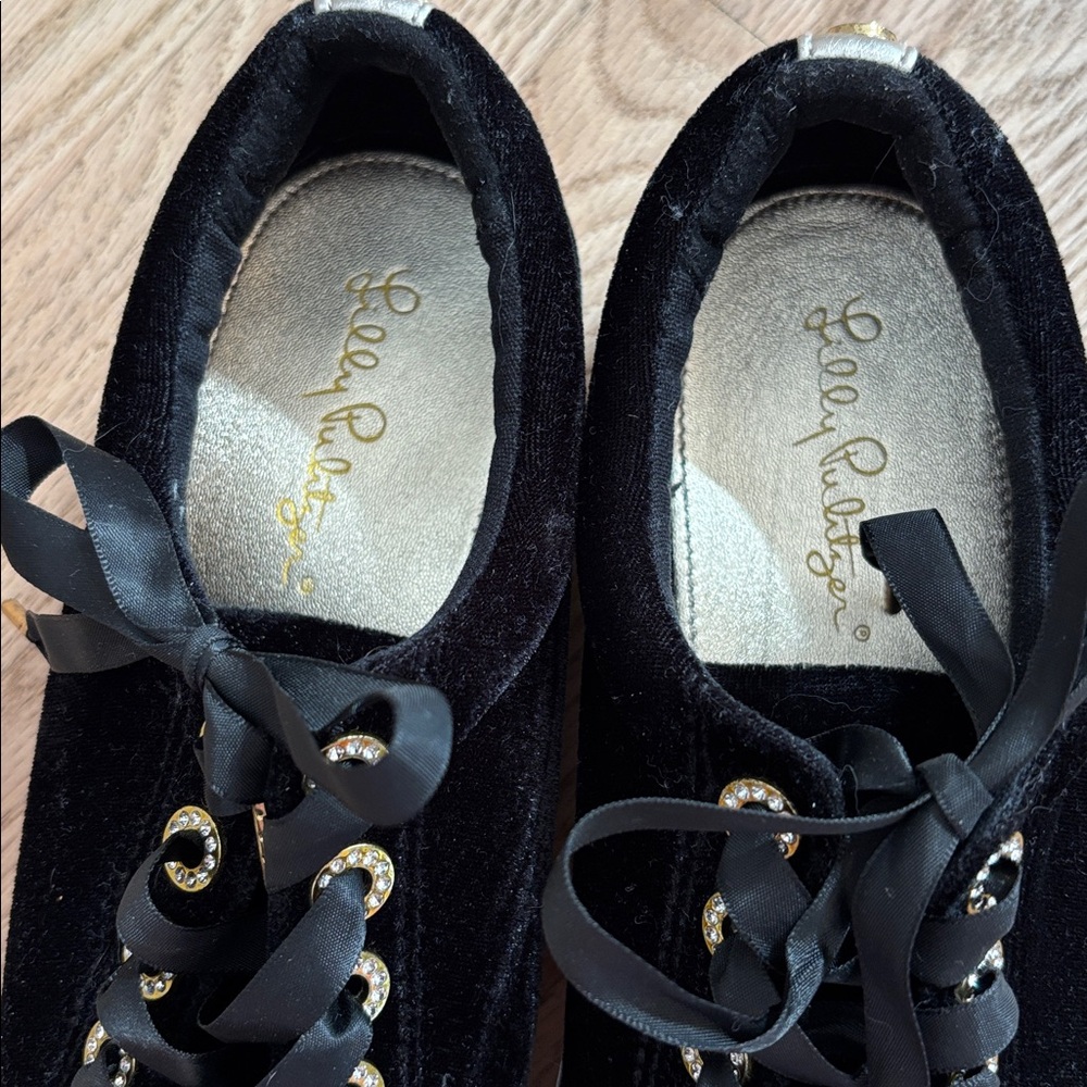 Lilly Pulitzer Hallie Sneakers 7 Black Velvet - Picture 4 of 6